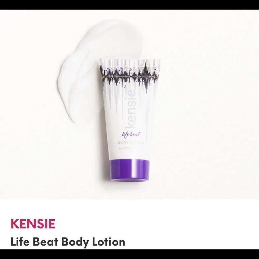 Bundle Kensie Life Beat Body Lotion 30ml Ipsy bag